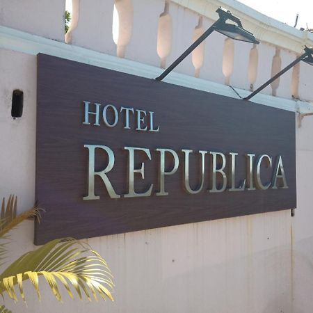 Hotel Republica 帕纳吉 外观 照片
